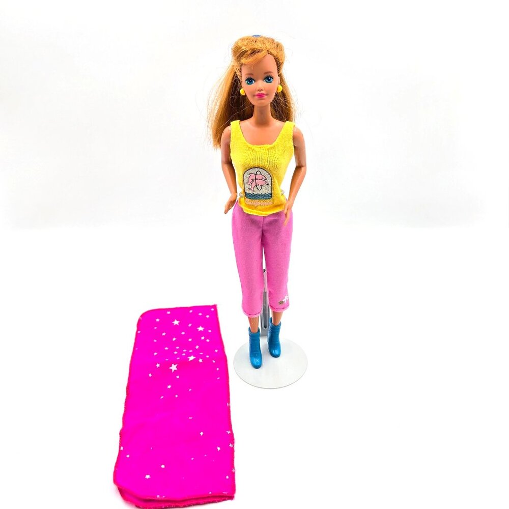 Vintage 1993 Camp Midge Barbie Doll Red Hair Sleeping Bag 11077 Mattel Read